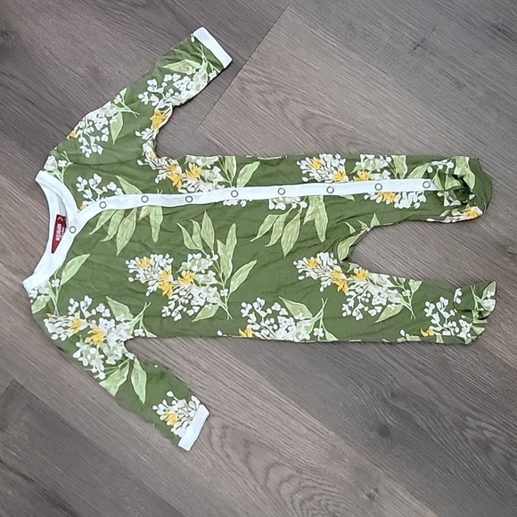 Bundle of Snap Footed Rompers - Picture 2 of 6